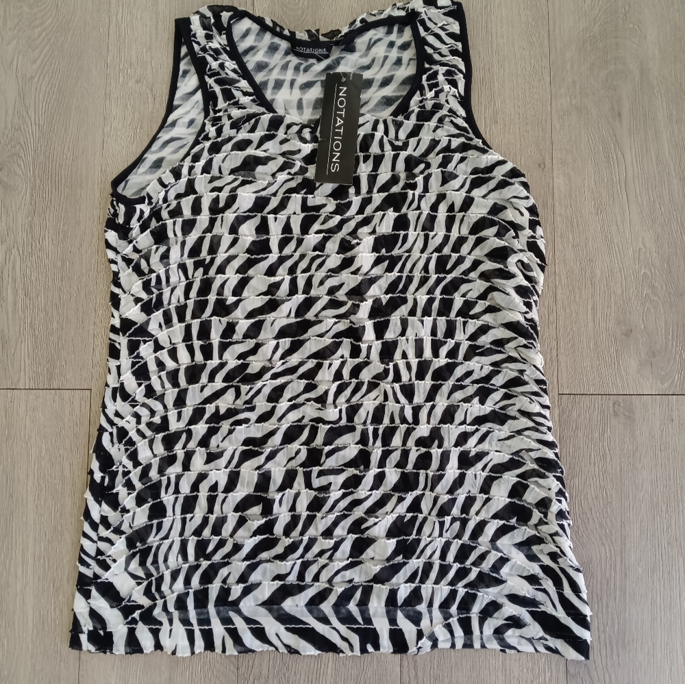 NWT Notations  Ruffled Layers Top